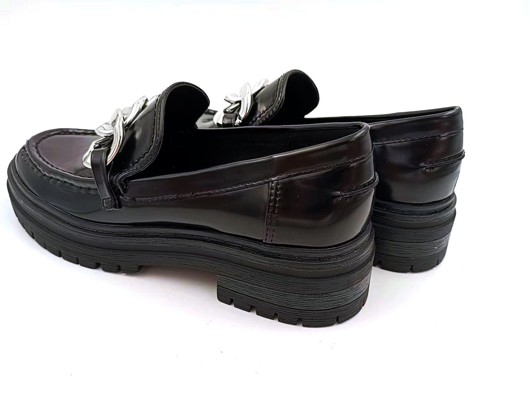 Customized Womens Round Toe Loafers Flat Heel Type With Leather Upper