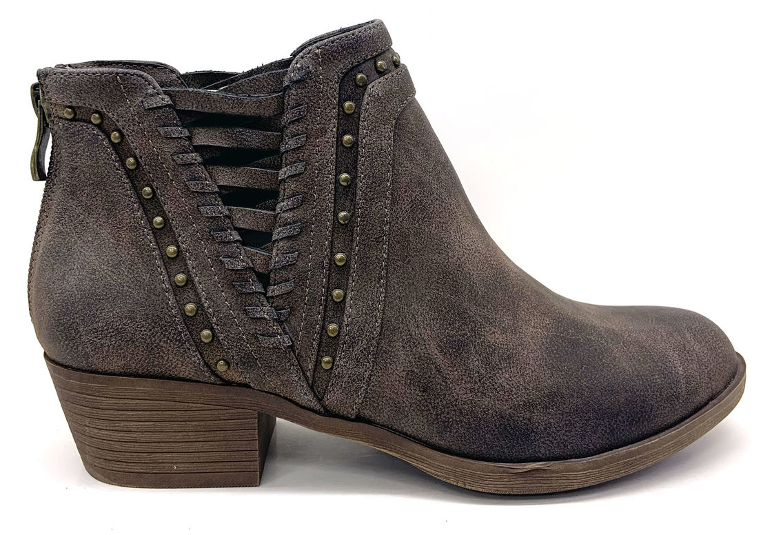 Waterproof Womens Footwears Shoes With Lace Up Slip On Closure Type