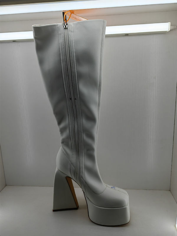 Pointed Toe Women Shoe Boots Chunky Heel And Pull On Closure Type